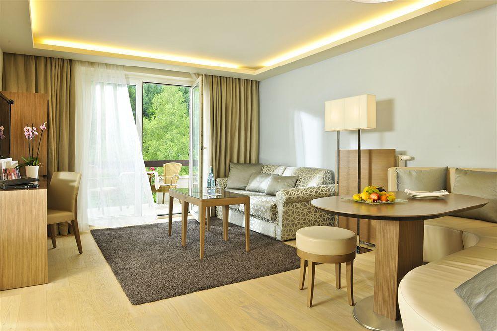 Hotel Warmbaderhof Филах Екстериор снимка