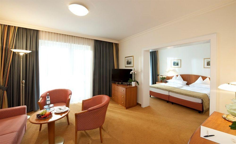 Hotel Warmbaderhof Филах Екстериор снимка